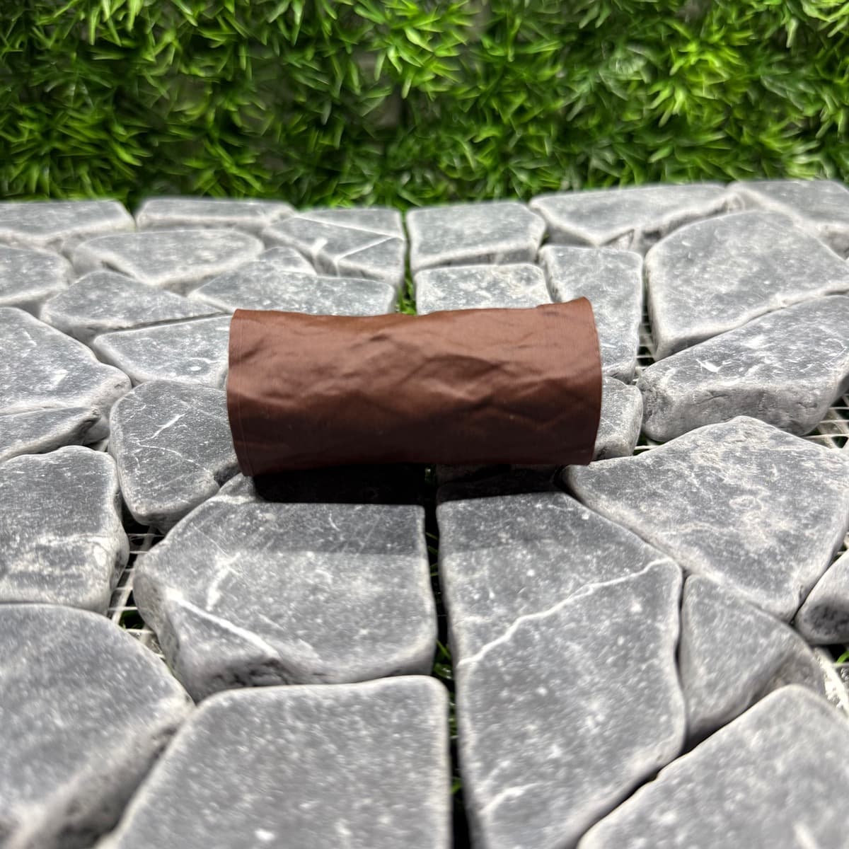 Mini Magnetic Log Hide