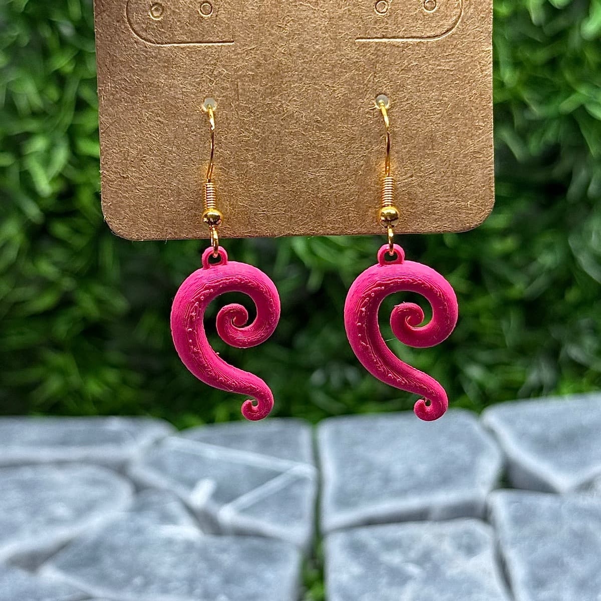 Chahoua Tail Earrings, adjacent image