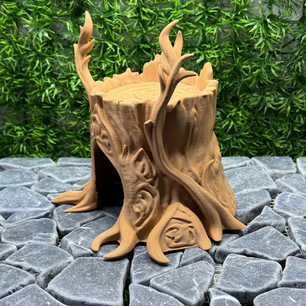 Elvish Tree Stump Hide, adjacent image