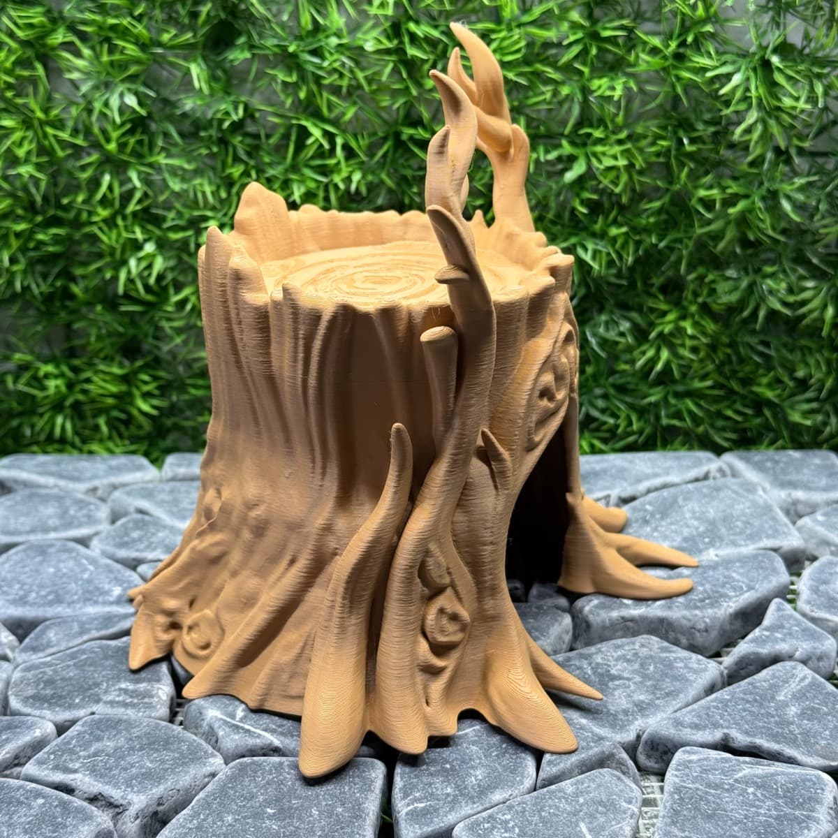 Elvish Tree Stump Hide, adjacent image