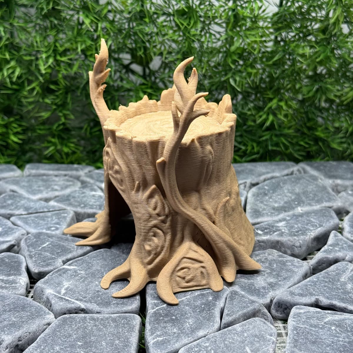 Elvish Tree Stump Hide, adjacent image